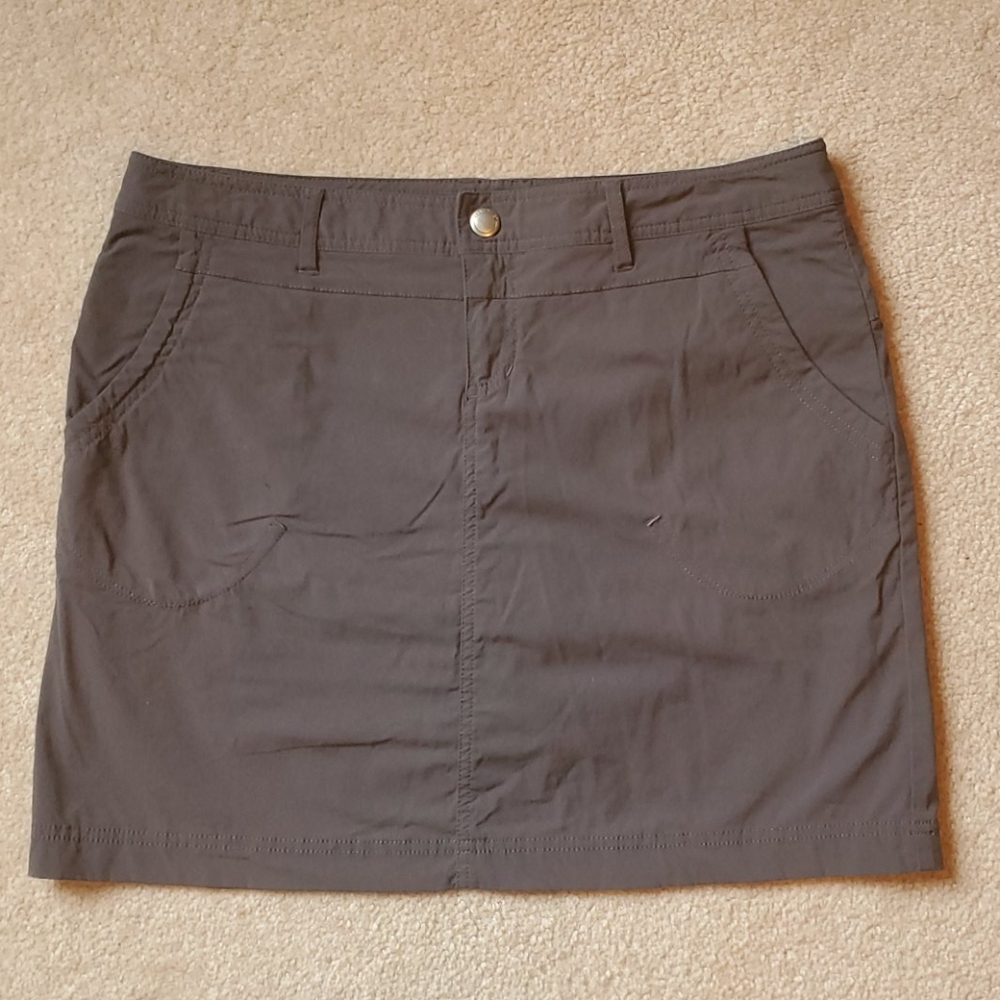 Eddie Bauer Sport skirt size 10 charcoal gray